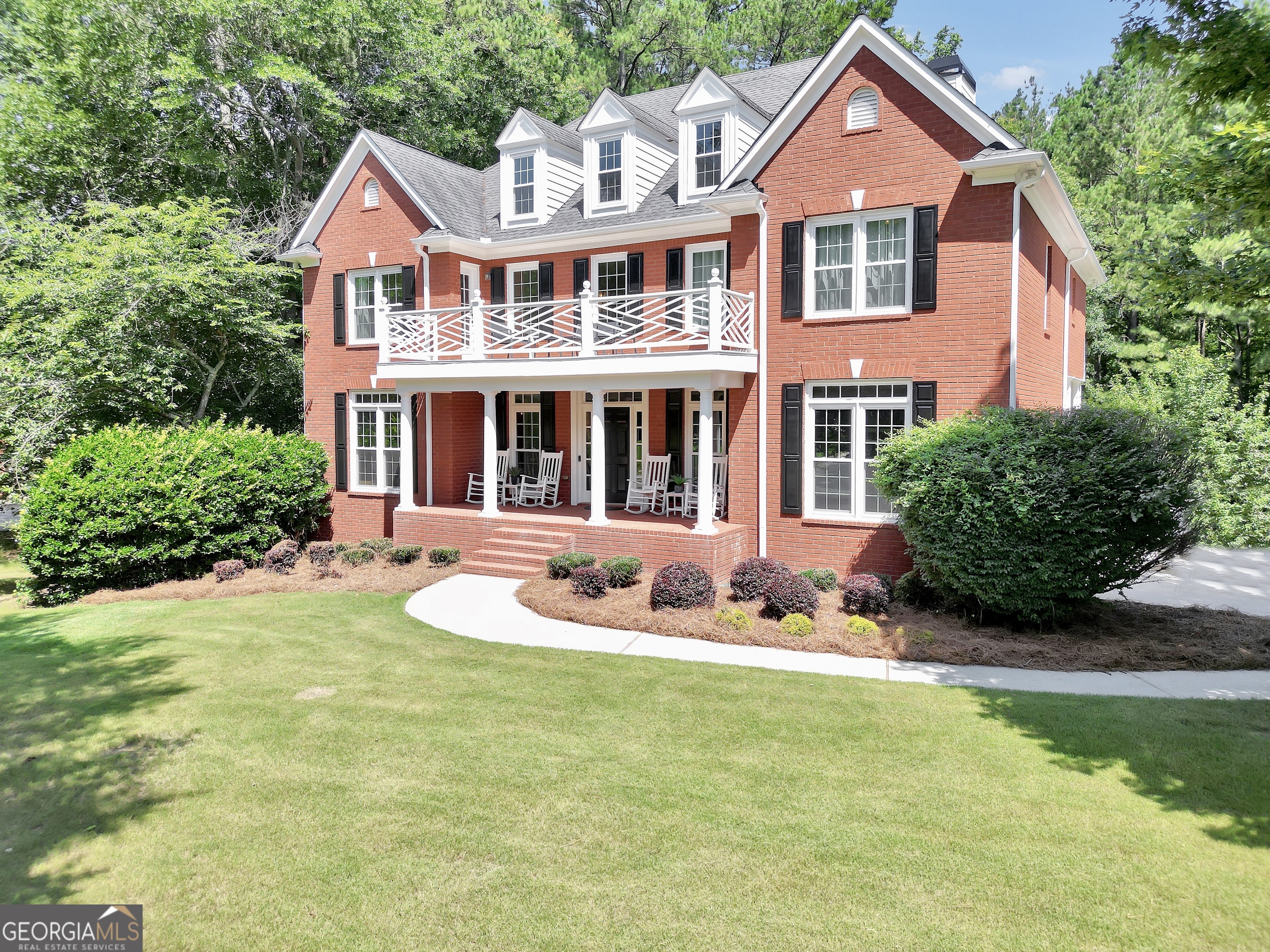 100 Castlebrook Chase Property Photo 3