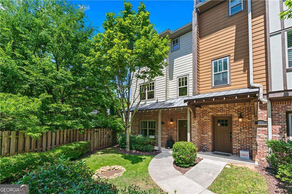 1325 Oakview Road Property Photo 1