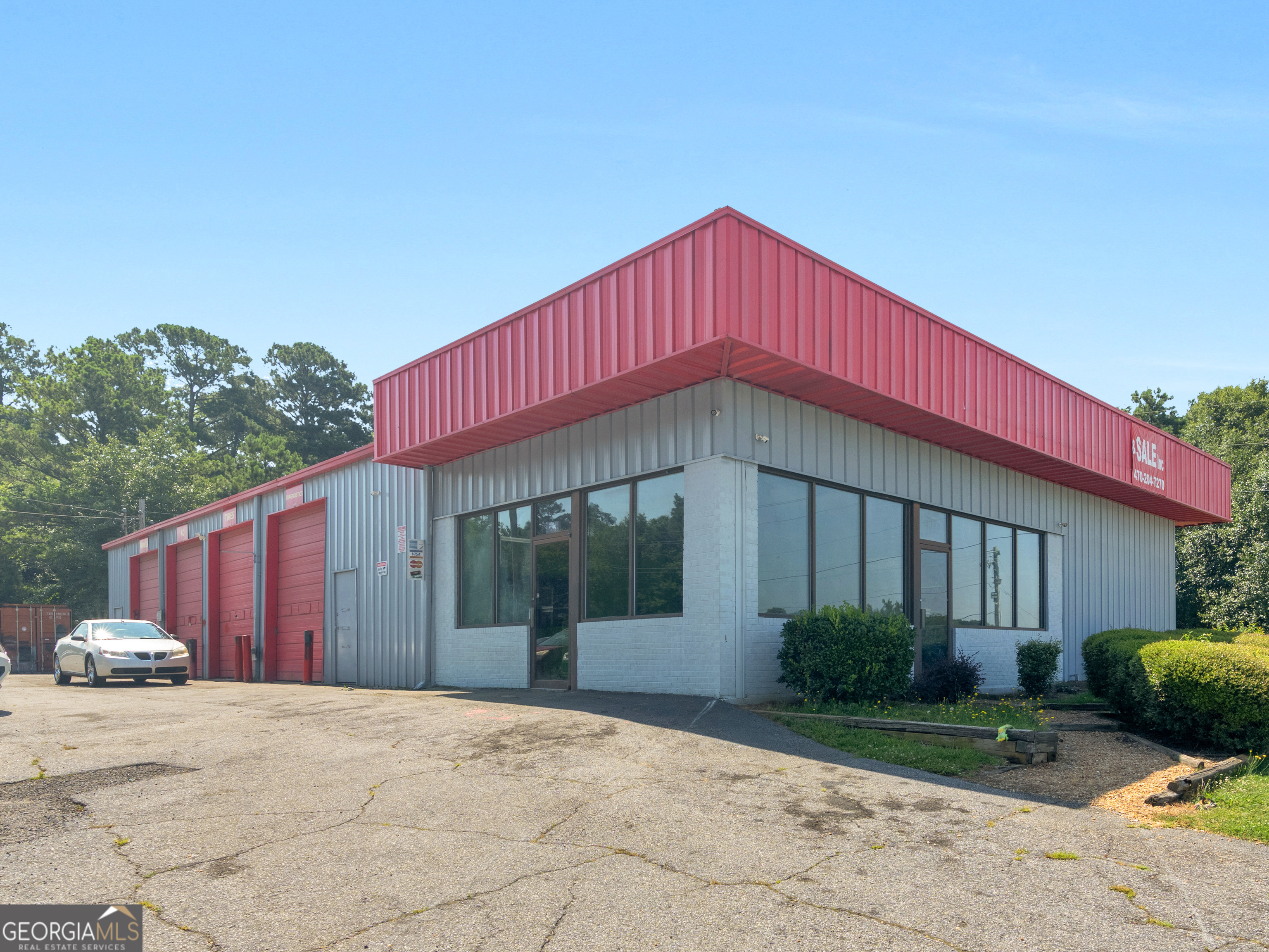 2342 N Expressway Property Photo 5