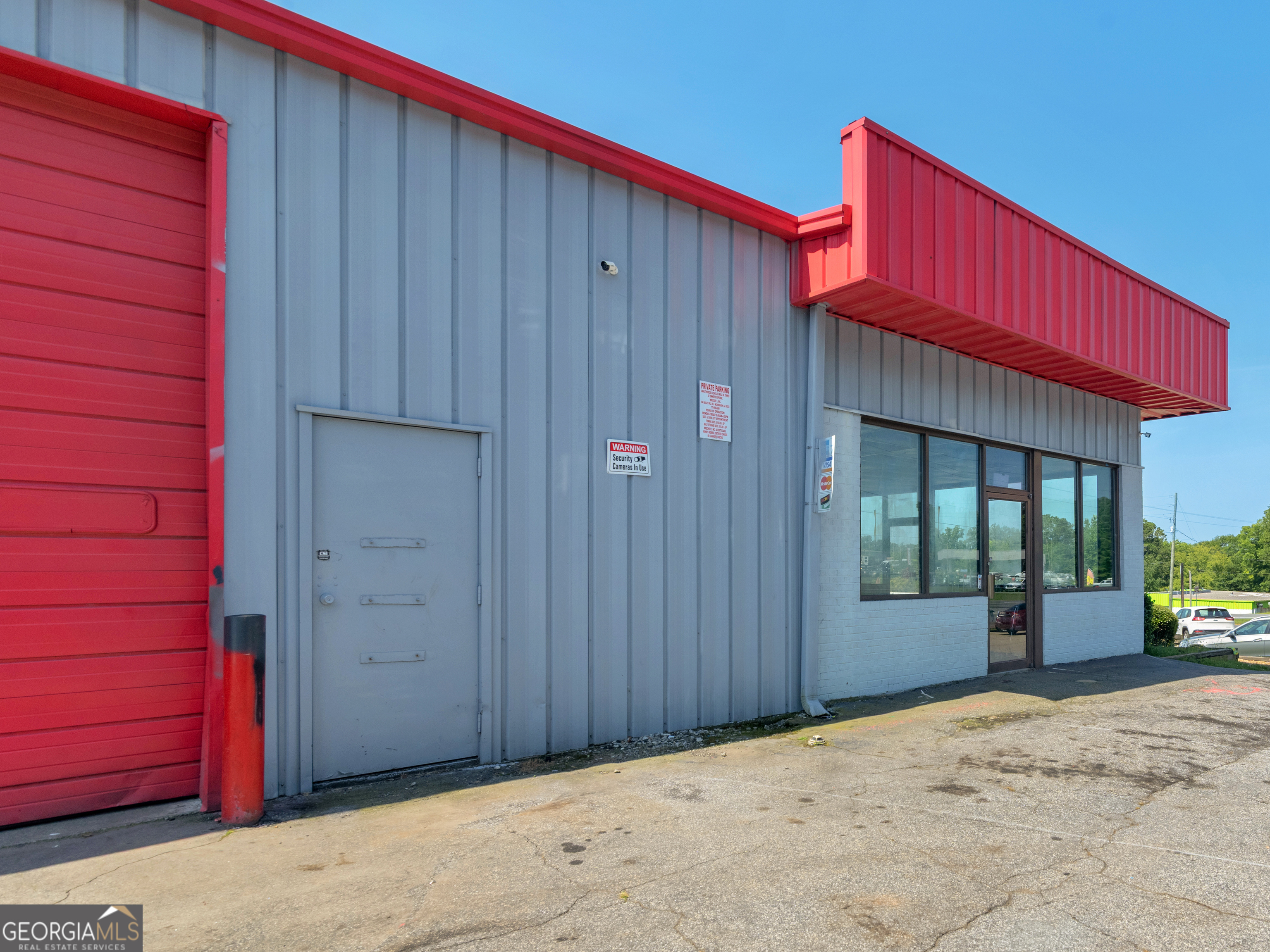 2342 N Expressway Property Photo 8