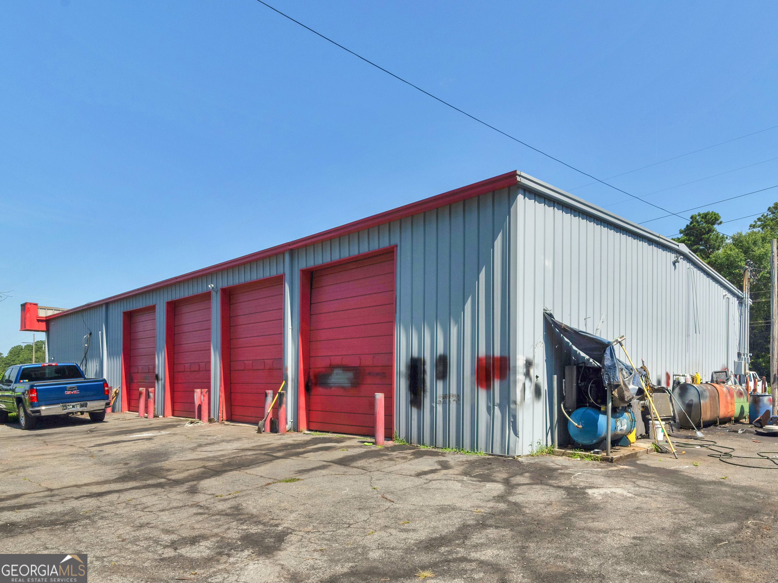 2342 N Expressway Property Photo 10