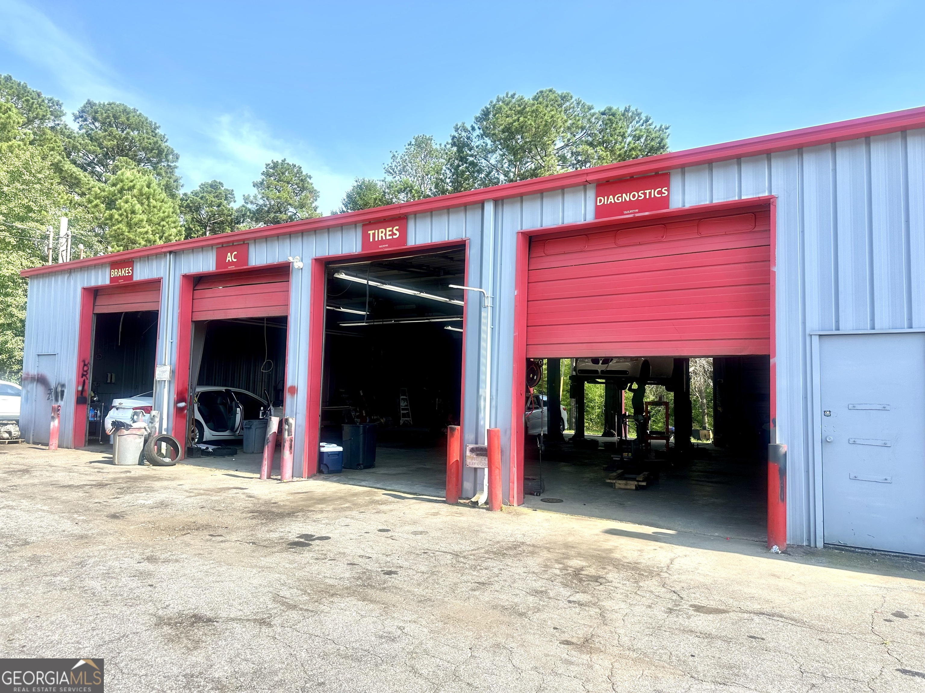2342 N Expressway Property Photo 14