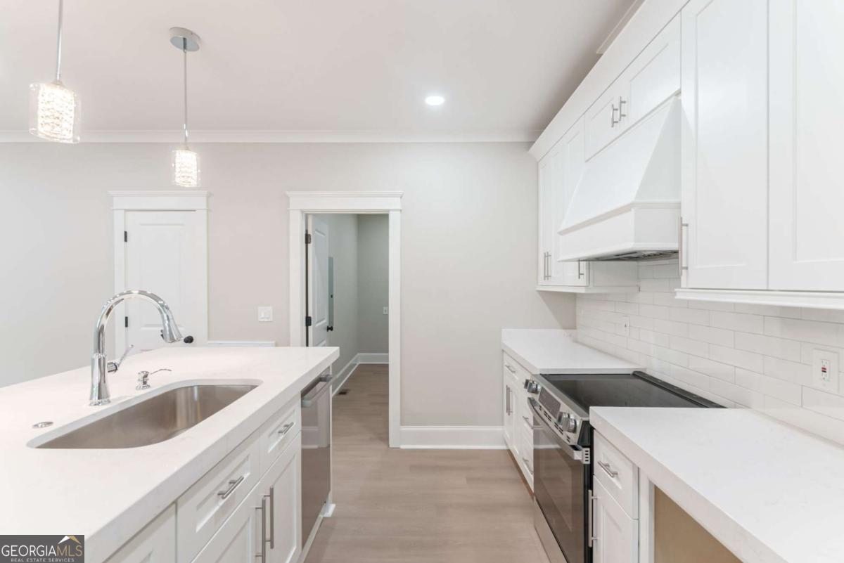540 Sunset Avenue Property Photo 18