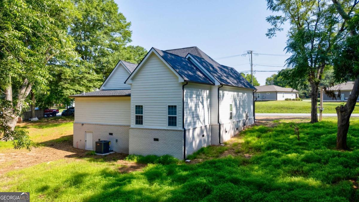 540 Sunset Avenue Property Photo 52