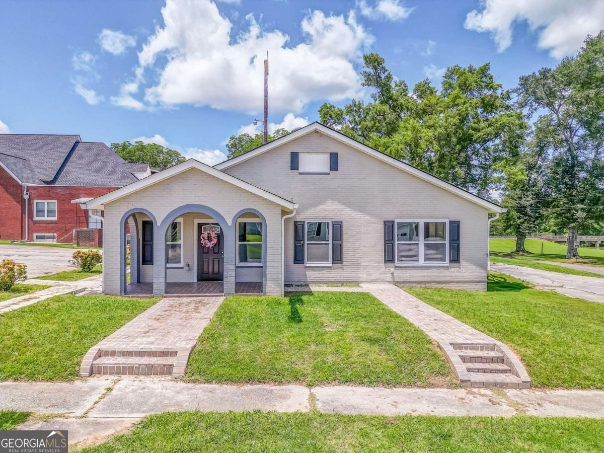 1 Elm Street Property Photo 1