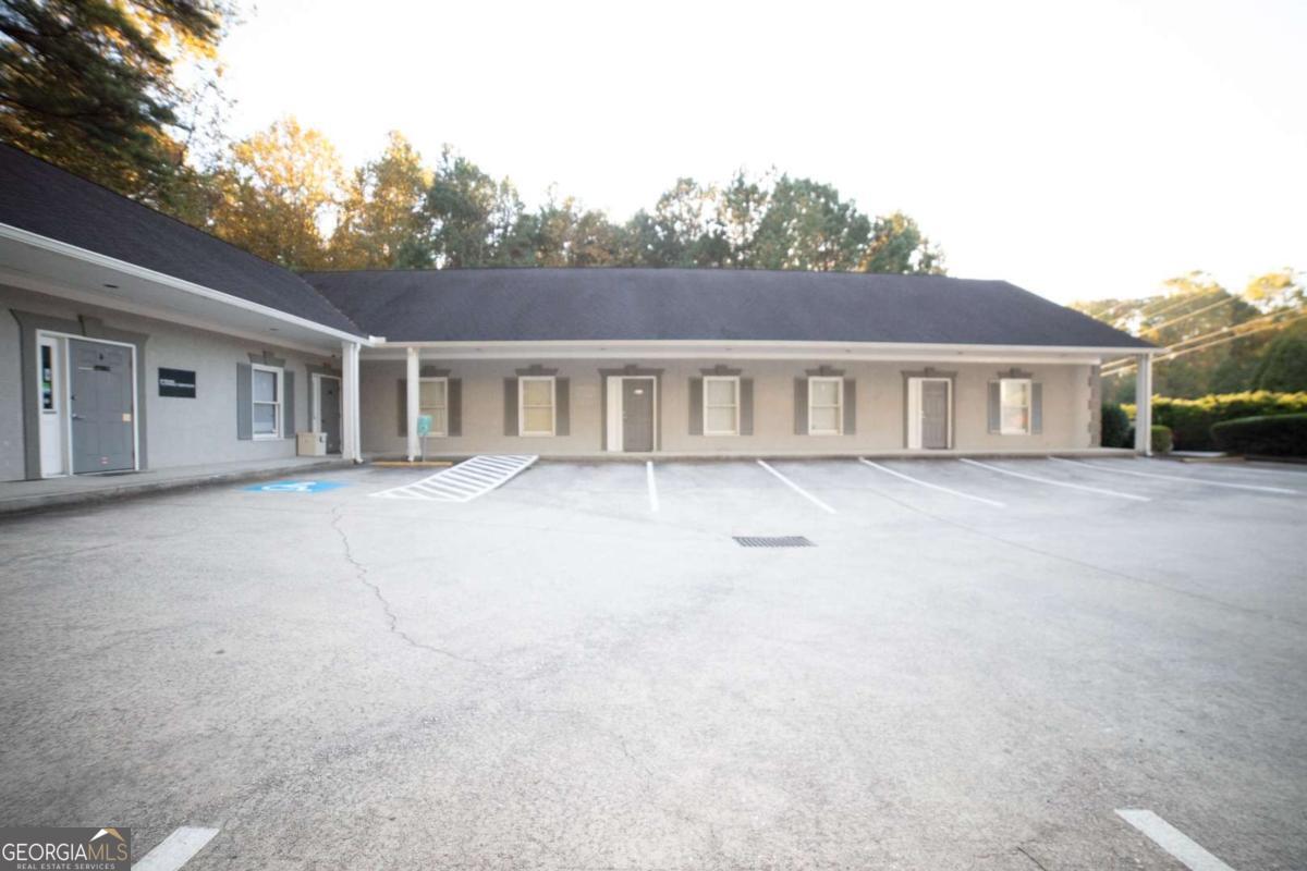 2415 W Park Place Boulevard Property Photo 2