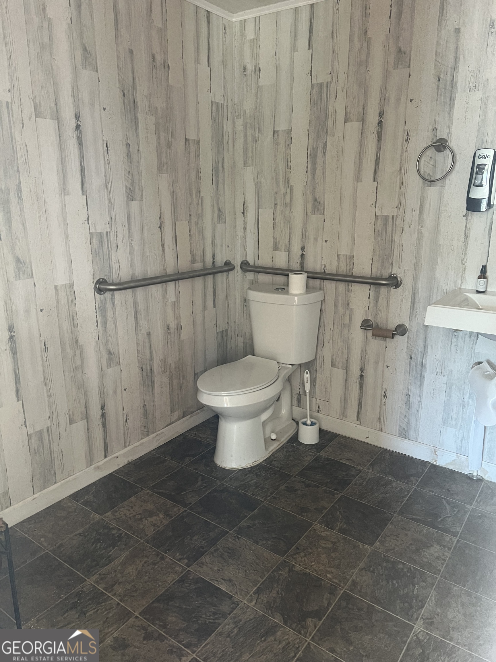4165 Carroll Street Property Photo 6