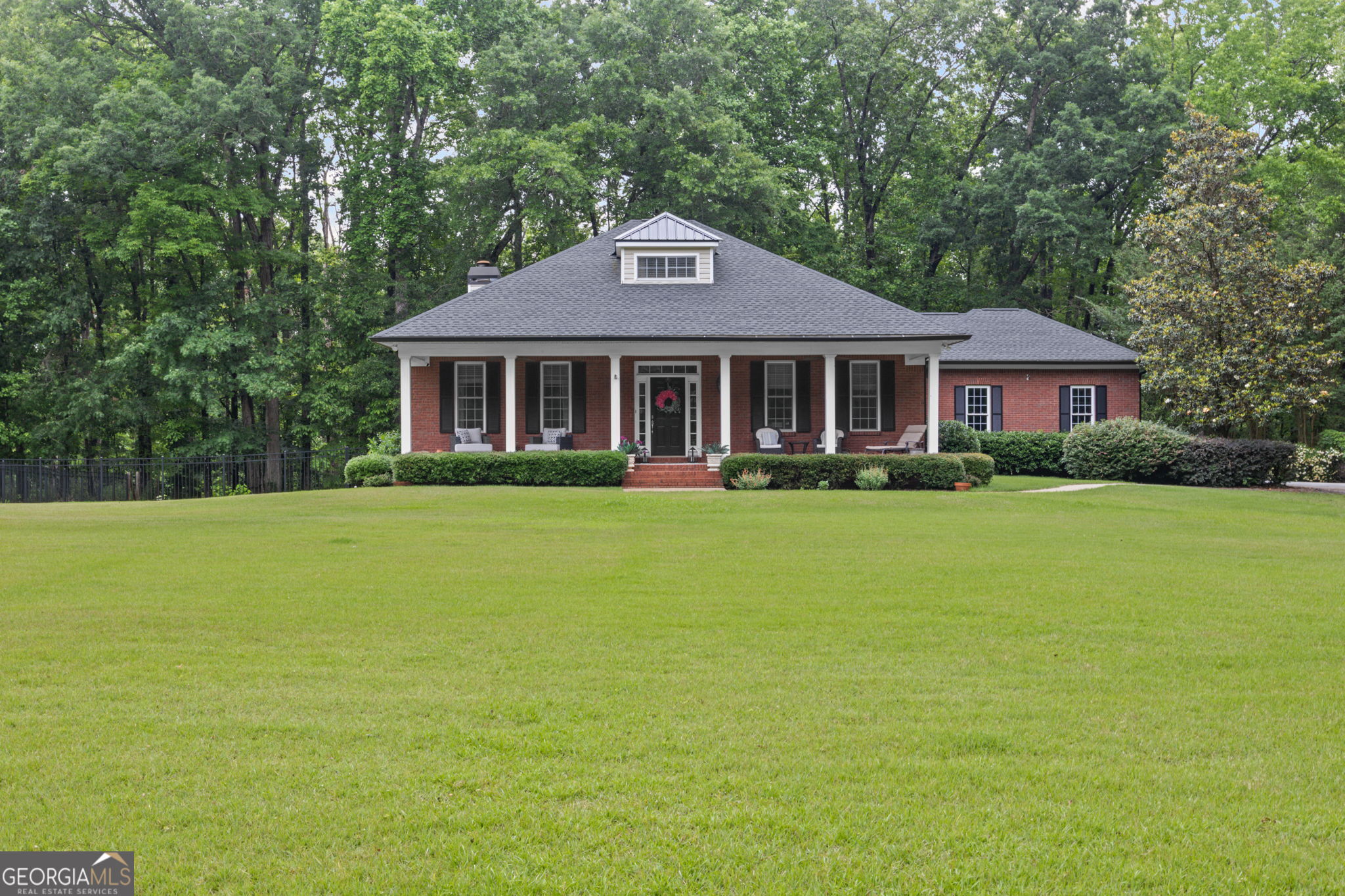 1121 Country Club Road Property Photo 1