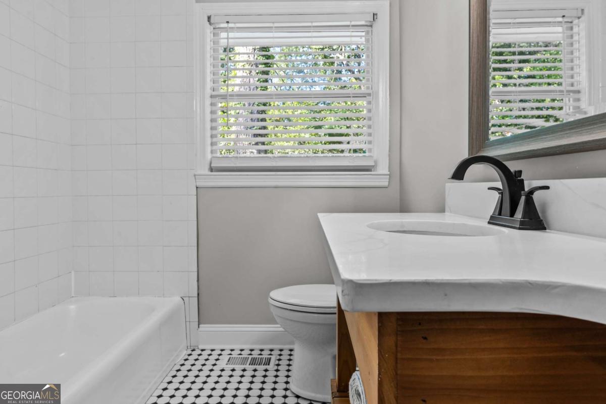 195 Sylvan Road Property Photo 27