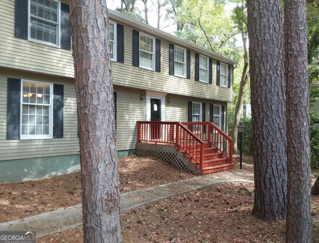 110 Paddock Trail Property Photo 1