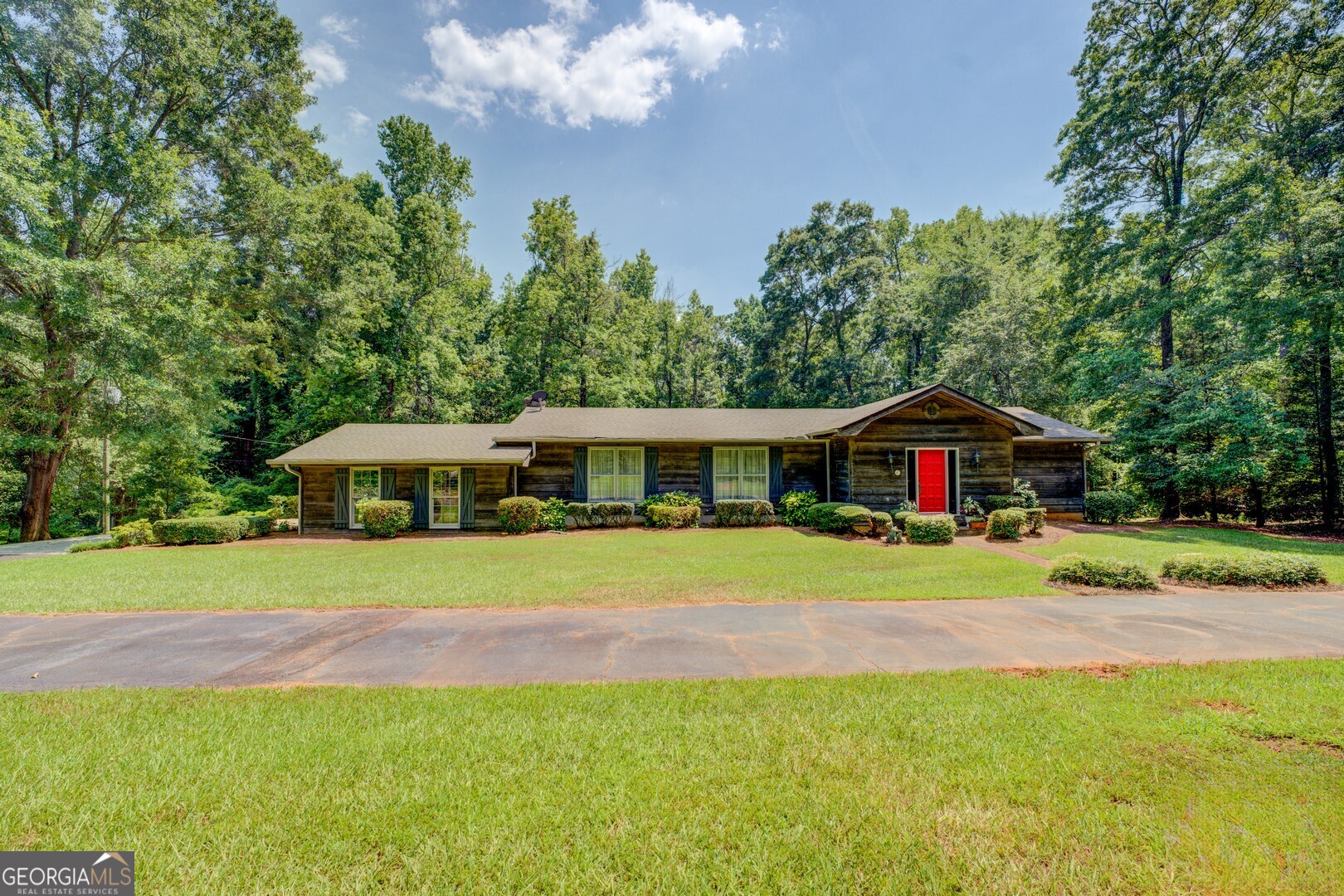 2400 White Pine Lane Property Photo 1