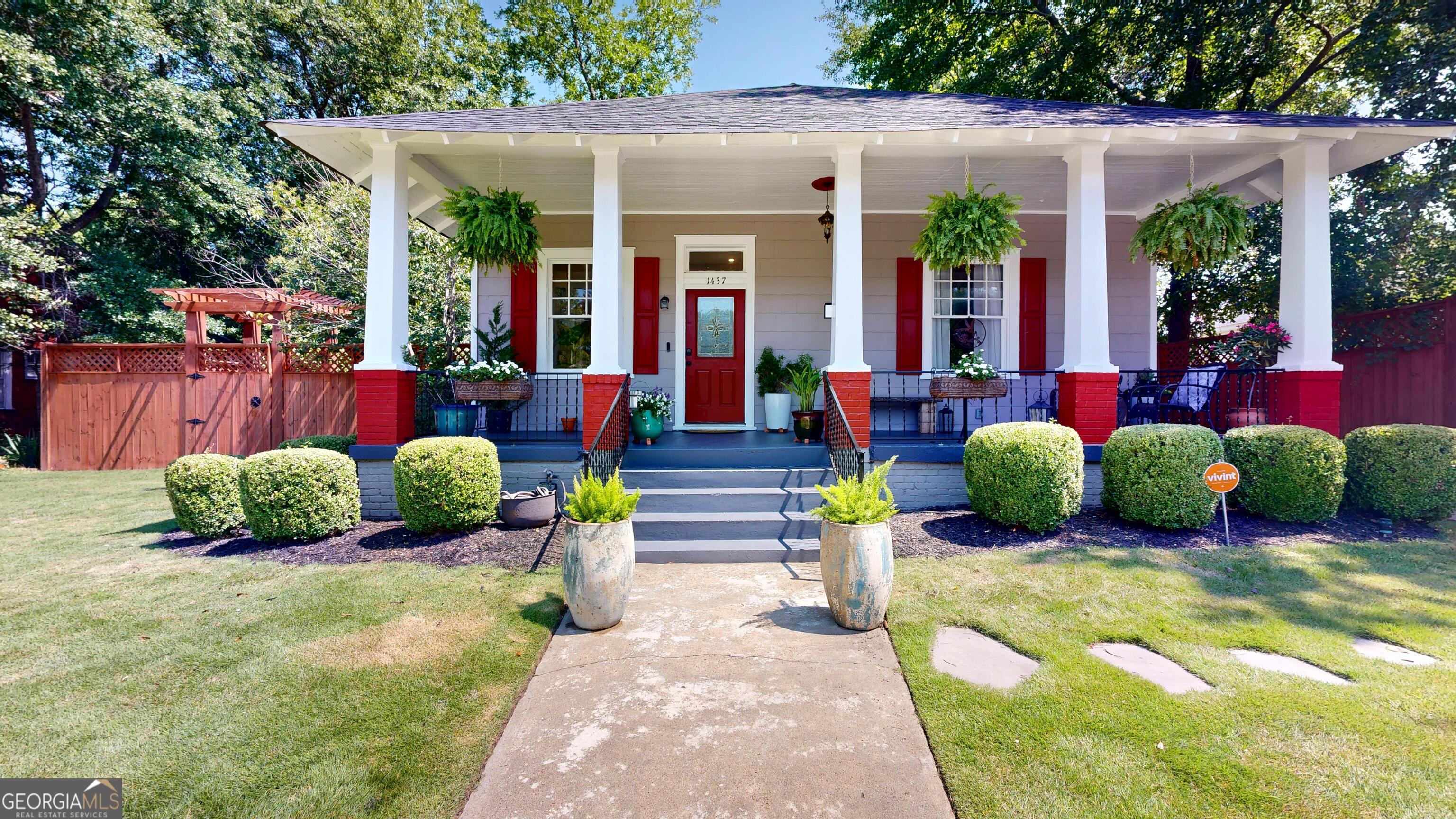 1437 18th Street Property Photo 1