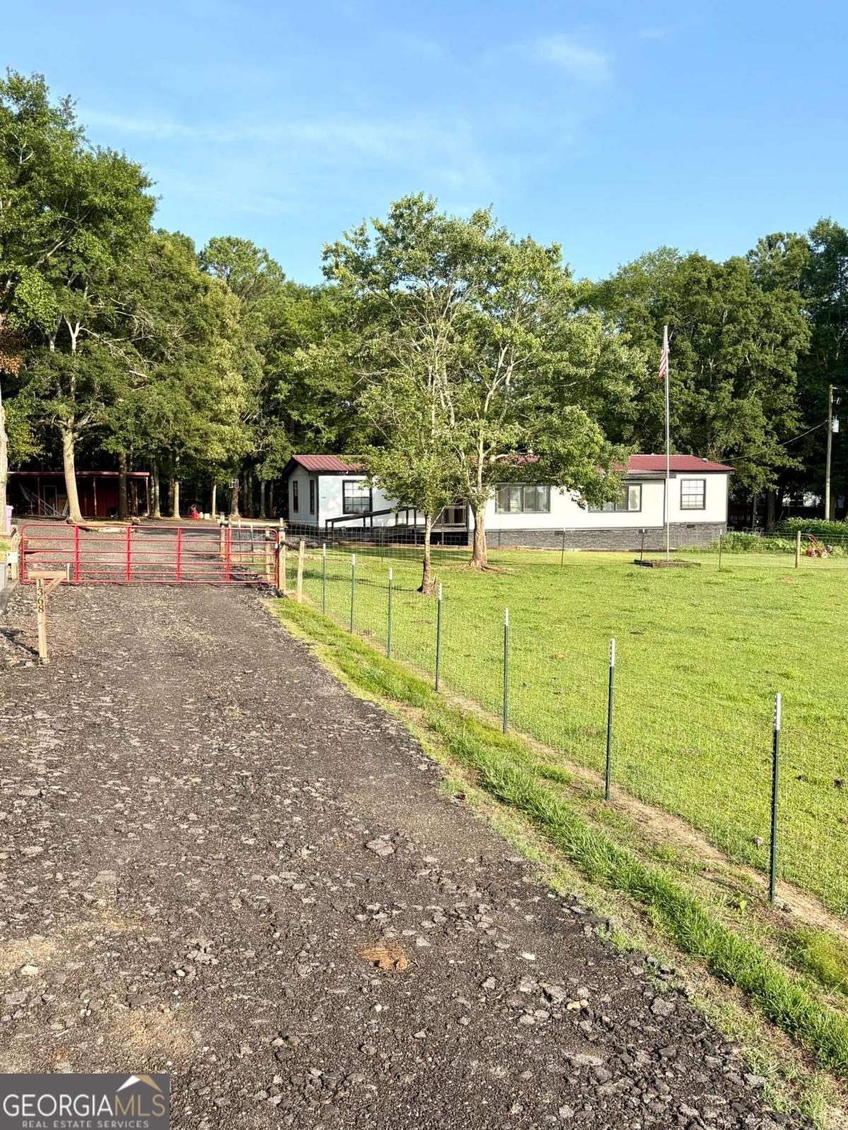 1368 Jot Em Down Road Property Photo 1