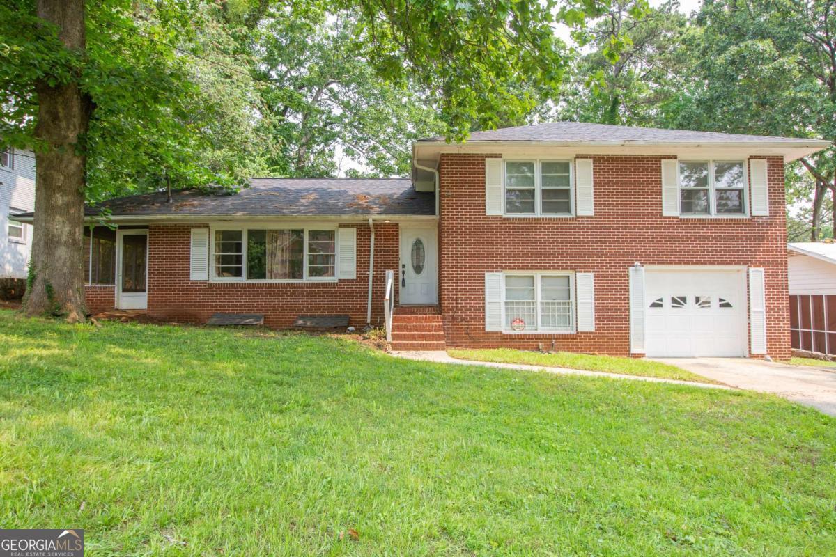 1558 Boulderwoods Drive Se Property Photo 1