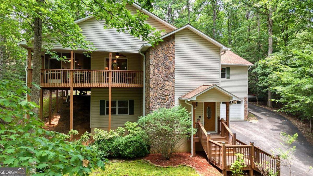 2087 Wood Lake Lane Property Photo 1
