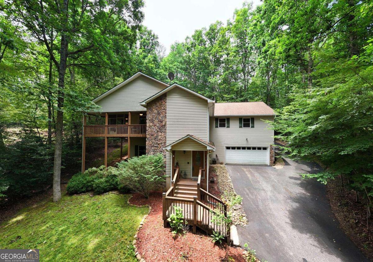 2087 Wood Lake Lane Property Photo 4