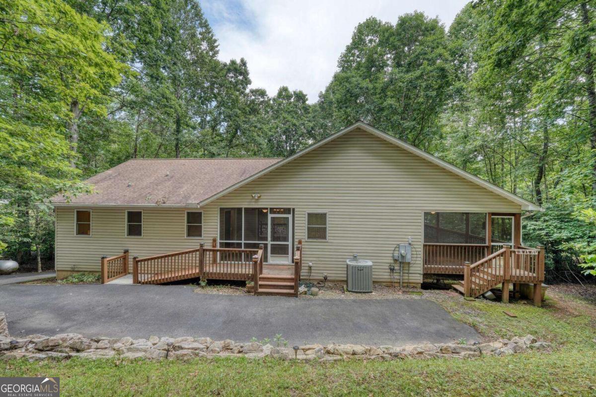 2087 Wood Lake Lane Property Photo 7