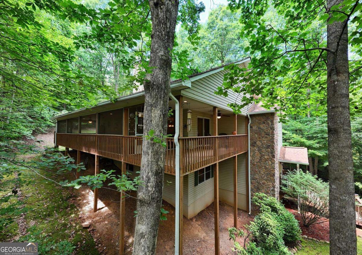 2087 Wood Lake Lane Property Photo 8