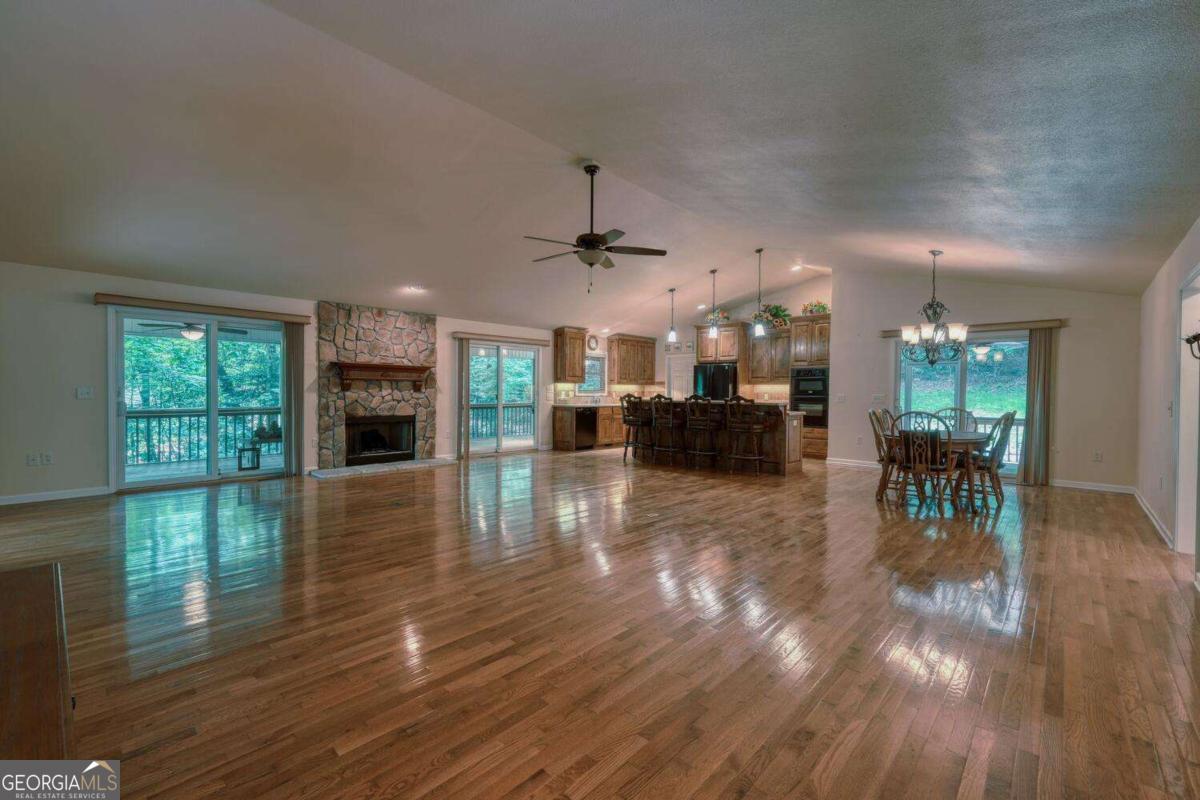 2087 Wood Lake Lane Property Photo 11
