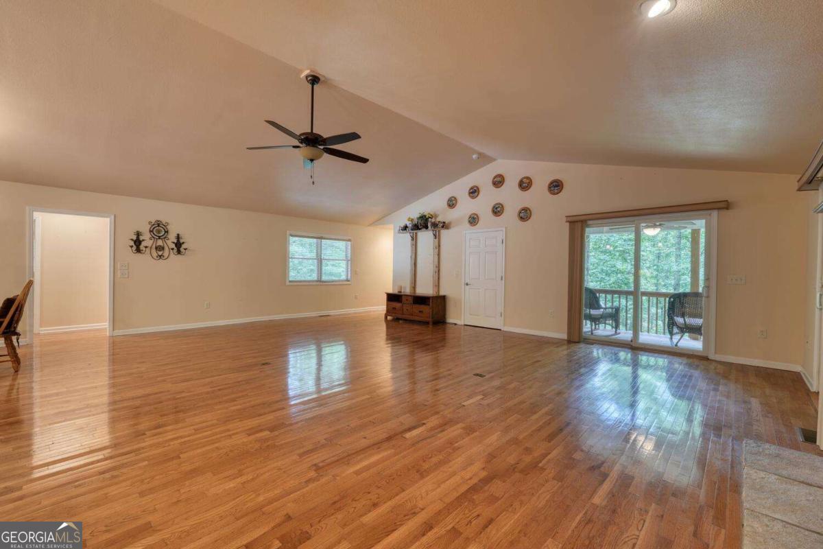 2087 Wood Lake Lane Property Photo 13