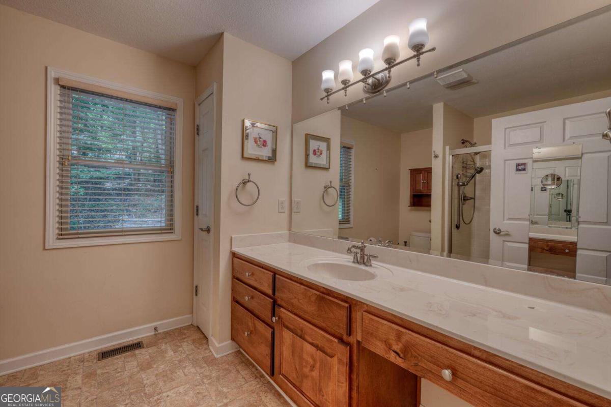 2087 Wood Lake Lane Property Photo 25