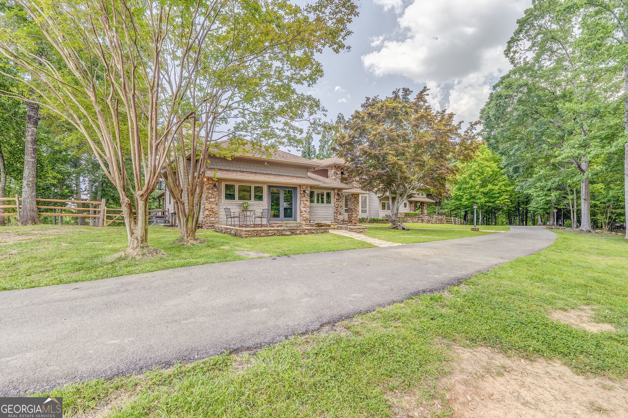 2547 Grandview Road Property Photo 6