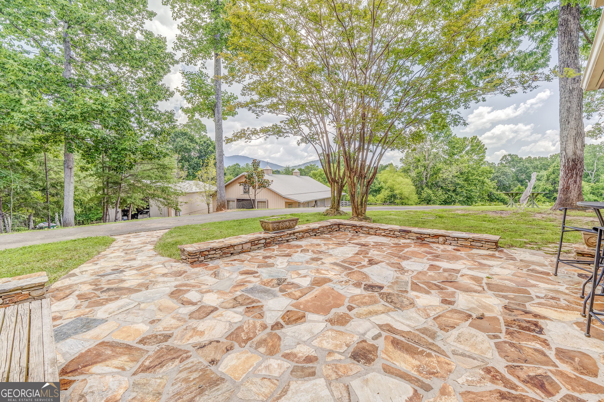 2547 Grandview Road Property Photo 8