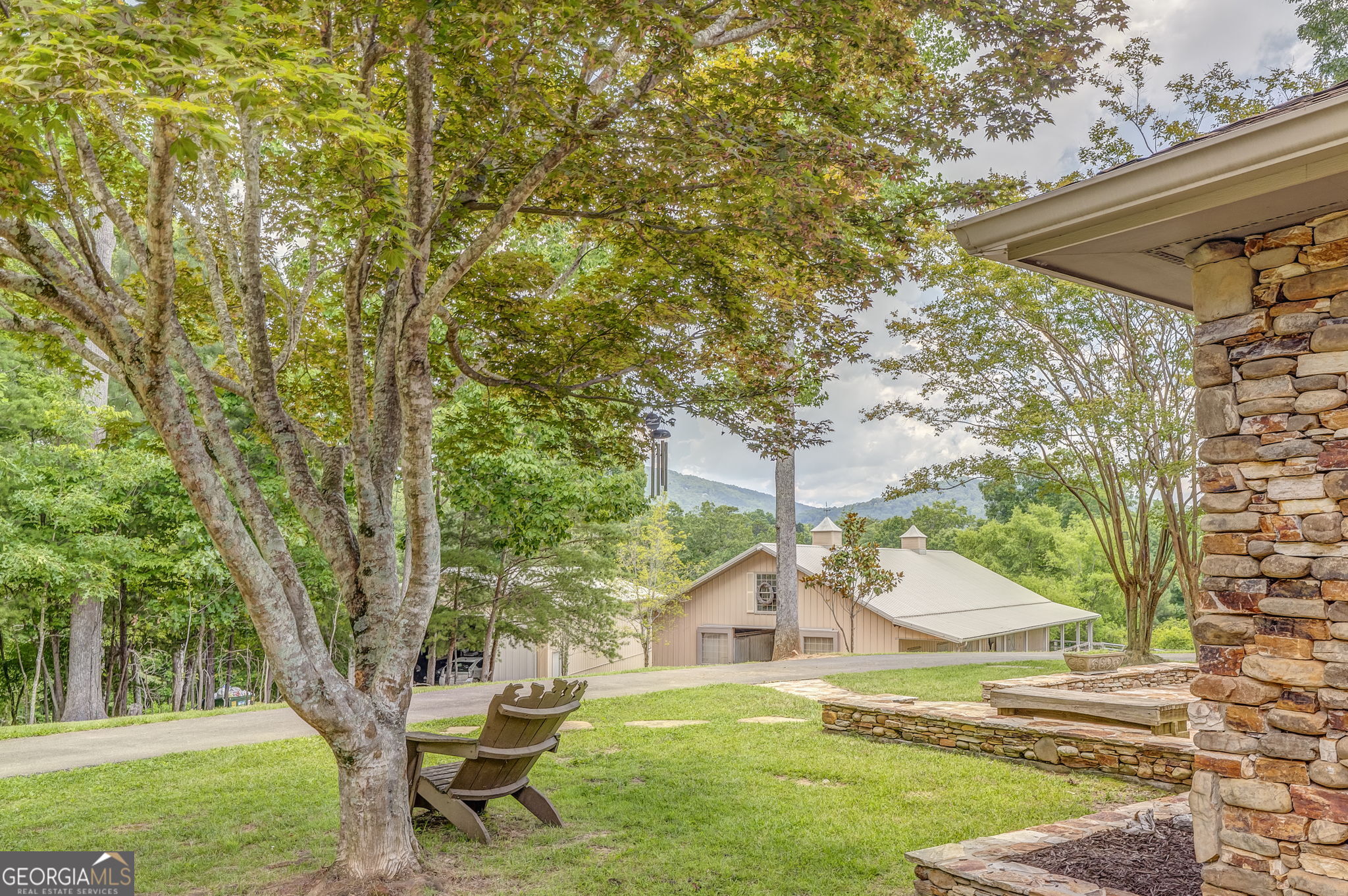 2547 Grandview Road Property Photo 11