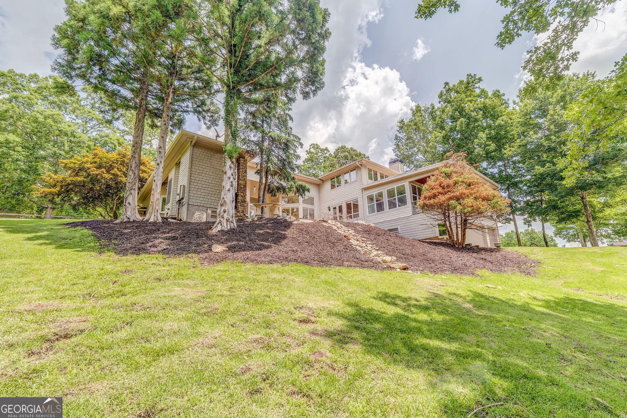 2547 Grandview Road Property Photo 14