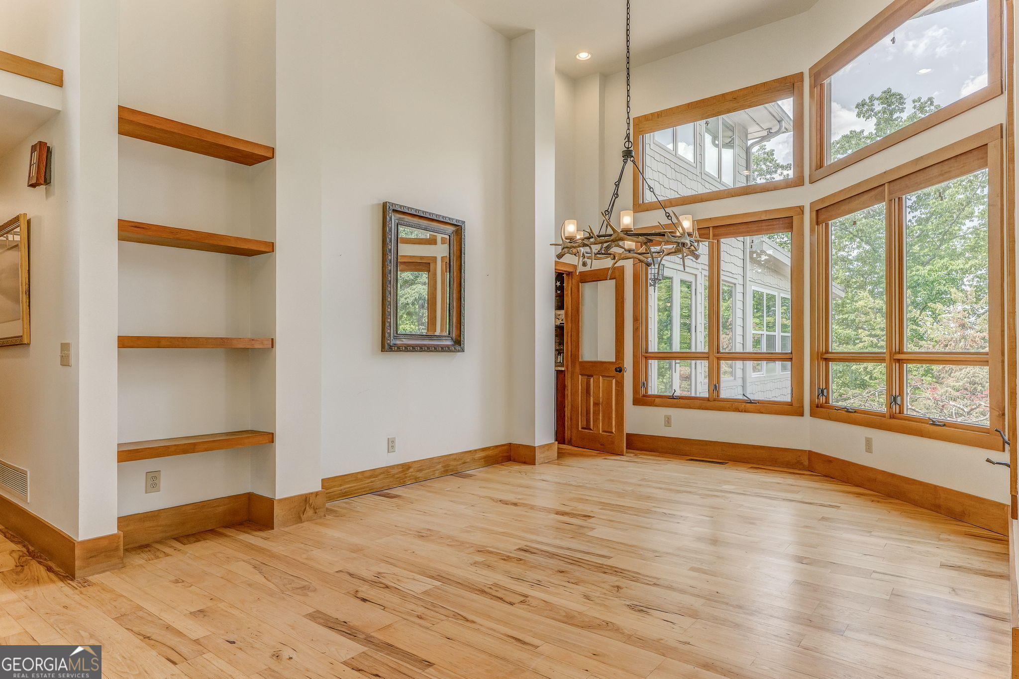 2547 Grandview Road Property Photo 19