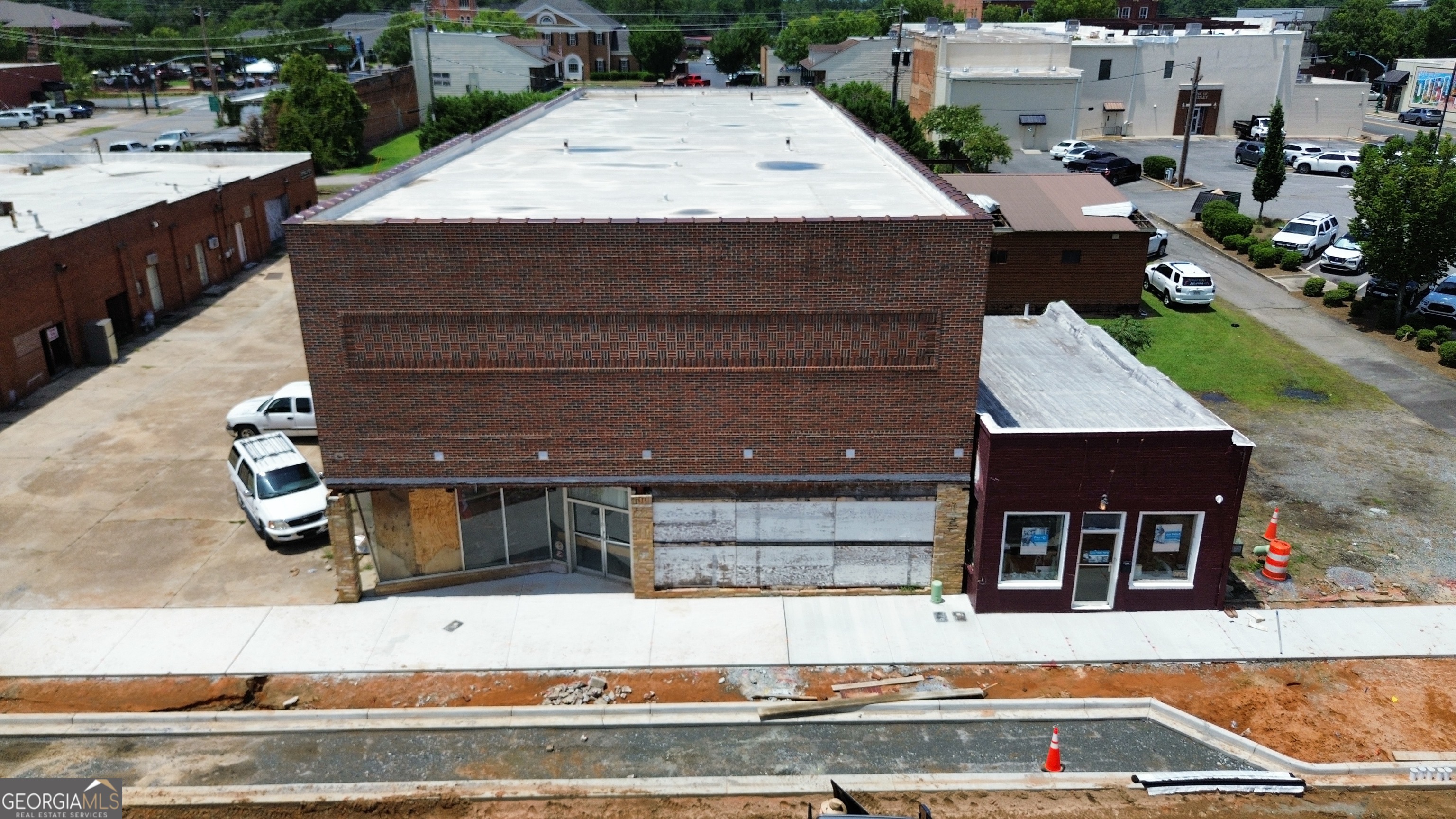 221 W. Madison Street Property Photo 1