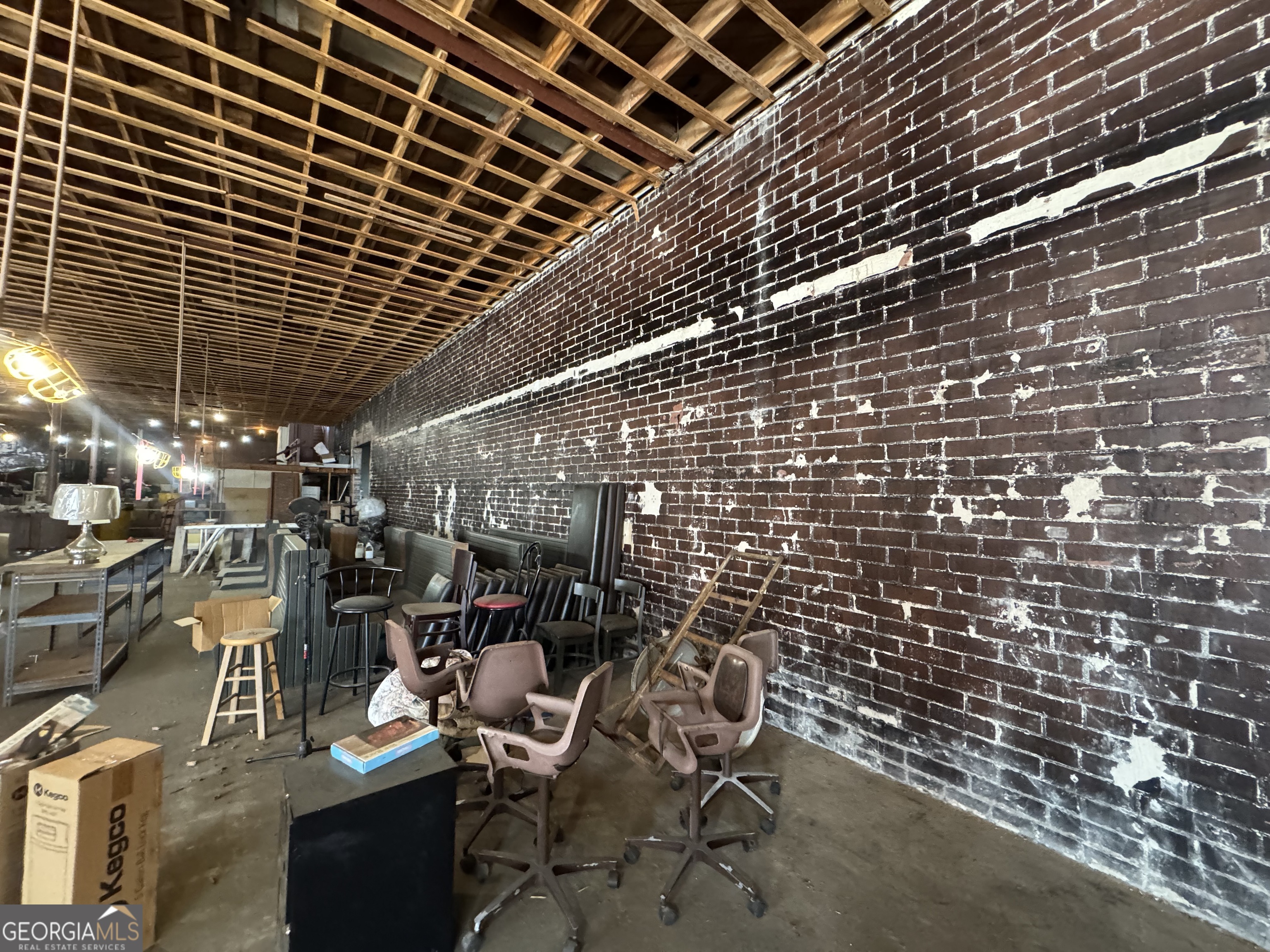 221 W. Madison Street Property Photo 14