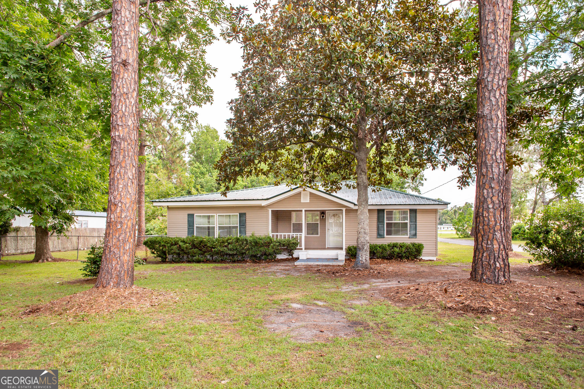 1602 Lamar Avenue Property Photo 1