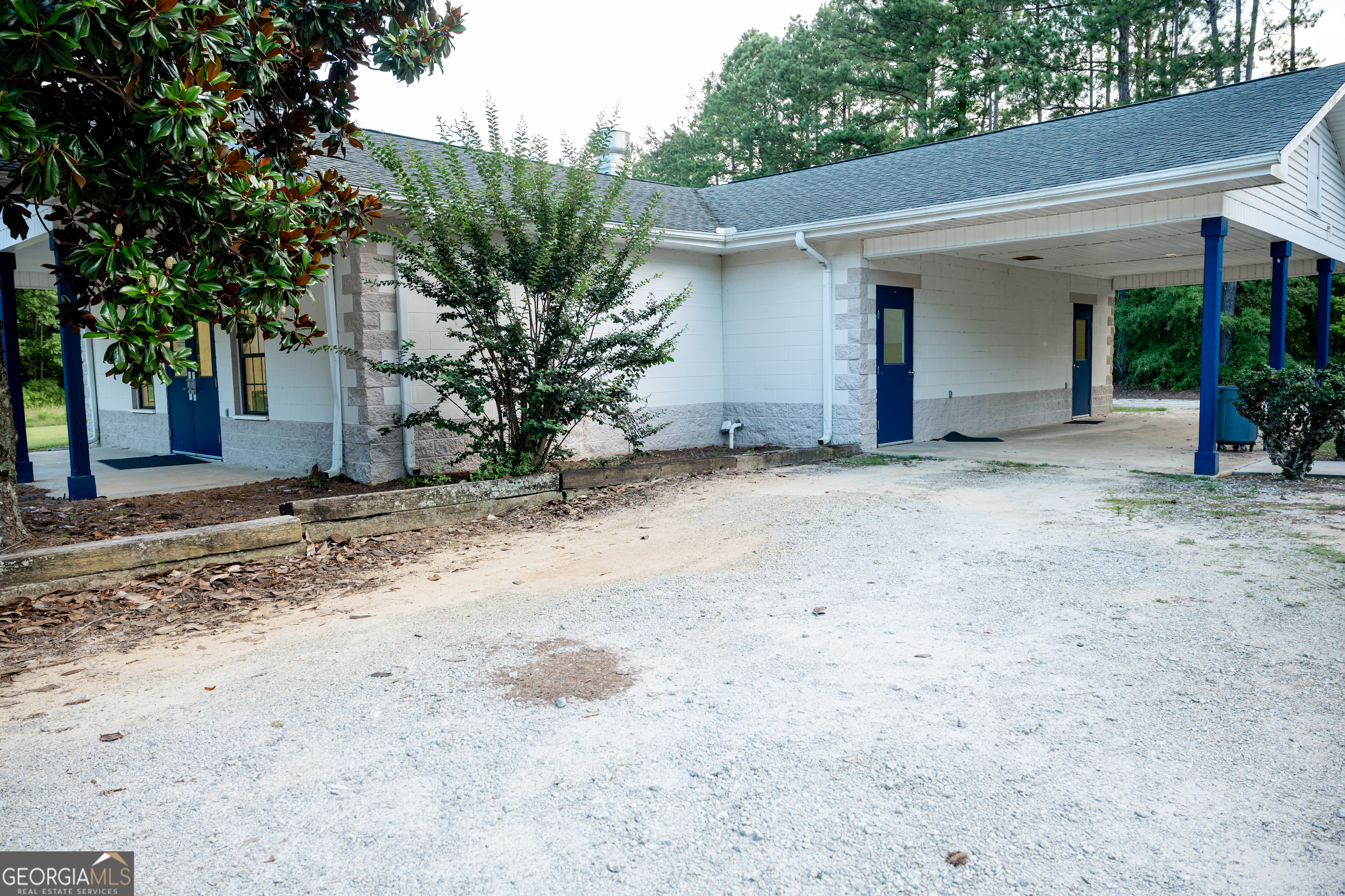 626 Old River Road Property Photo 4