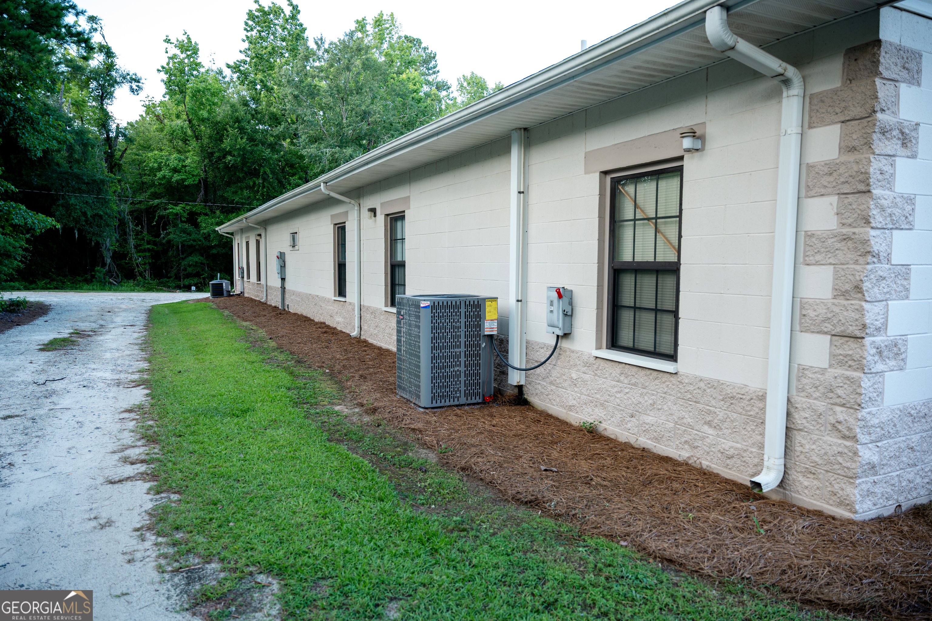 626 Old River Road Property Photo 11