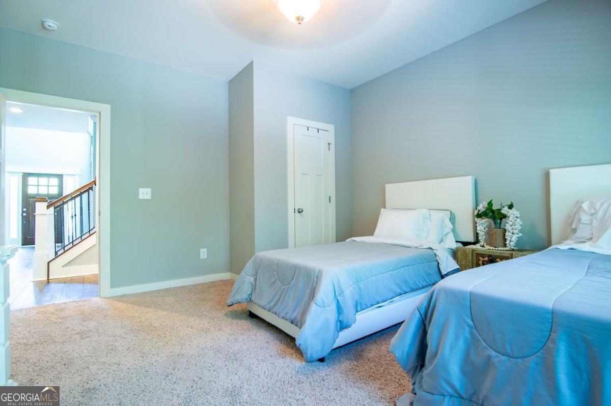 1914 Hearthstone Court Property Photo 14