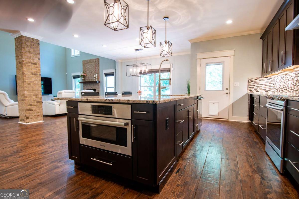 1914 Hearthstone Court Property Photo 29