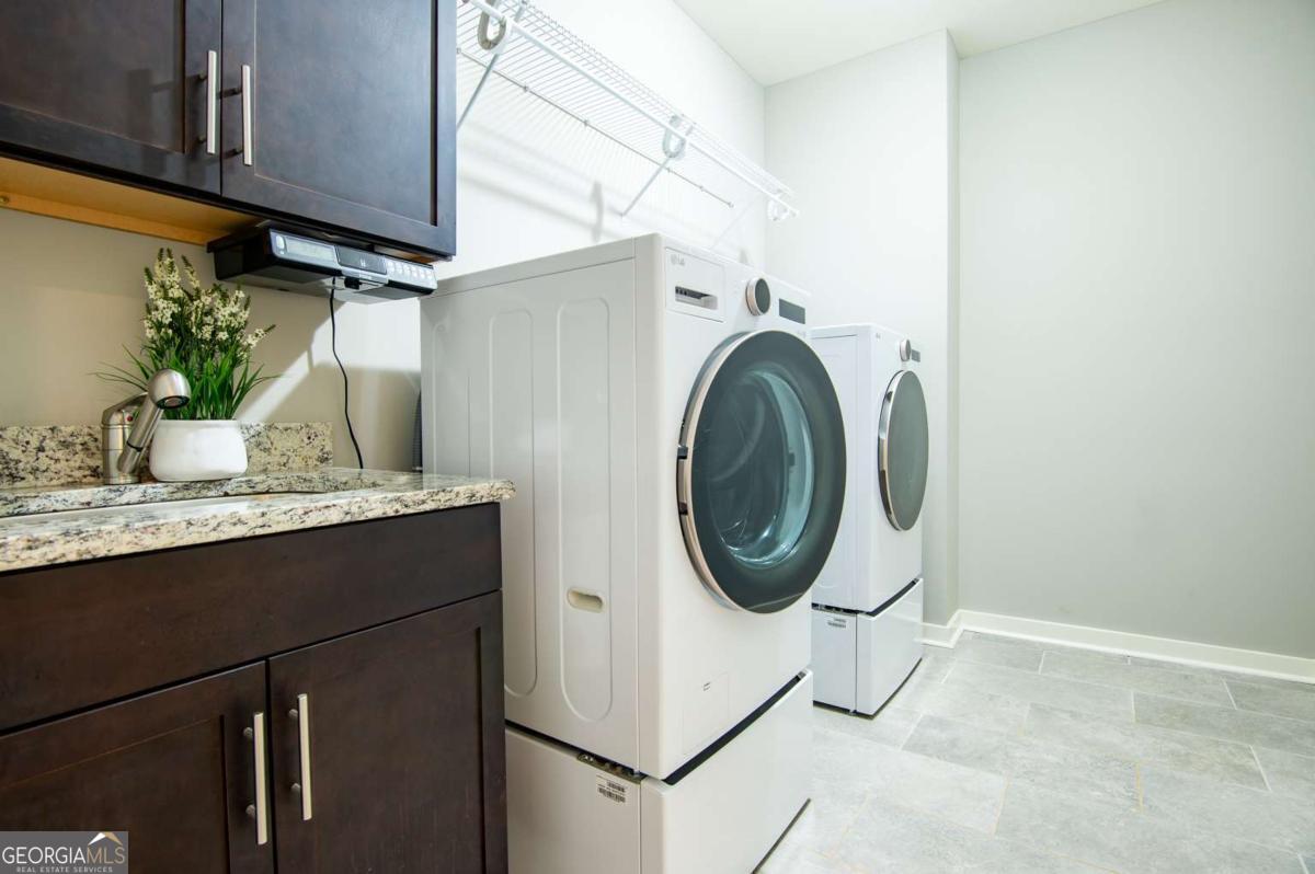 1914 Hearthstone Court Property Photo 41