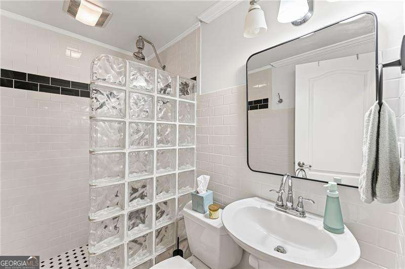 3560 Greenside Court Property Photo 44