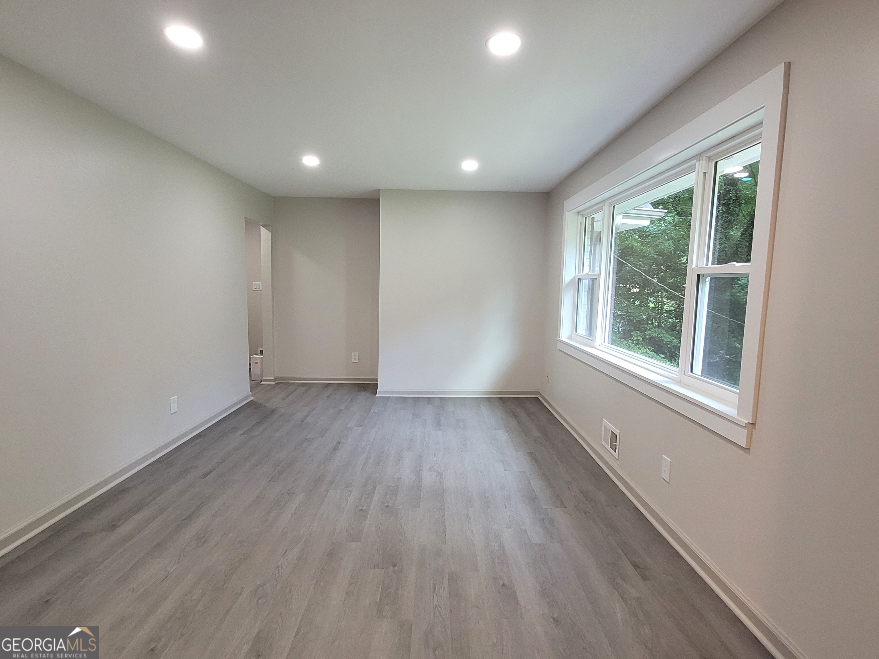 2926 Monterey Drive Property Photo 3