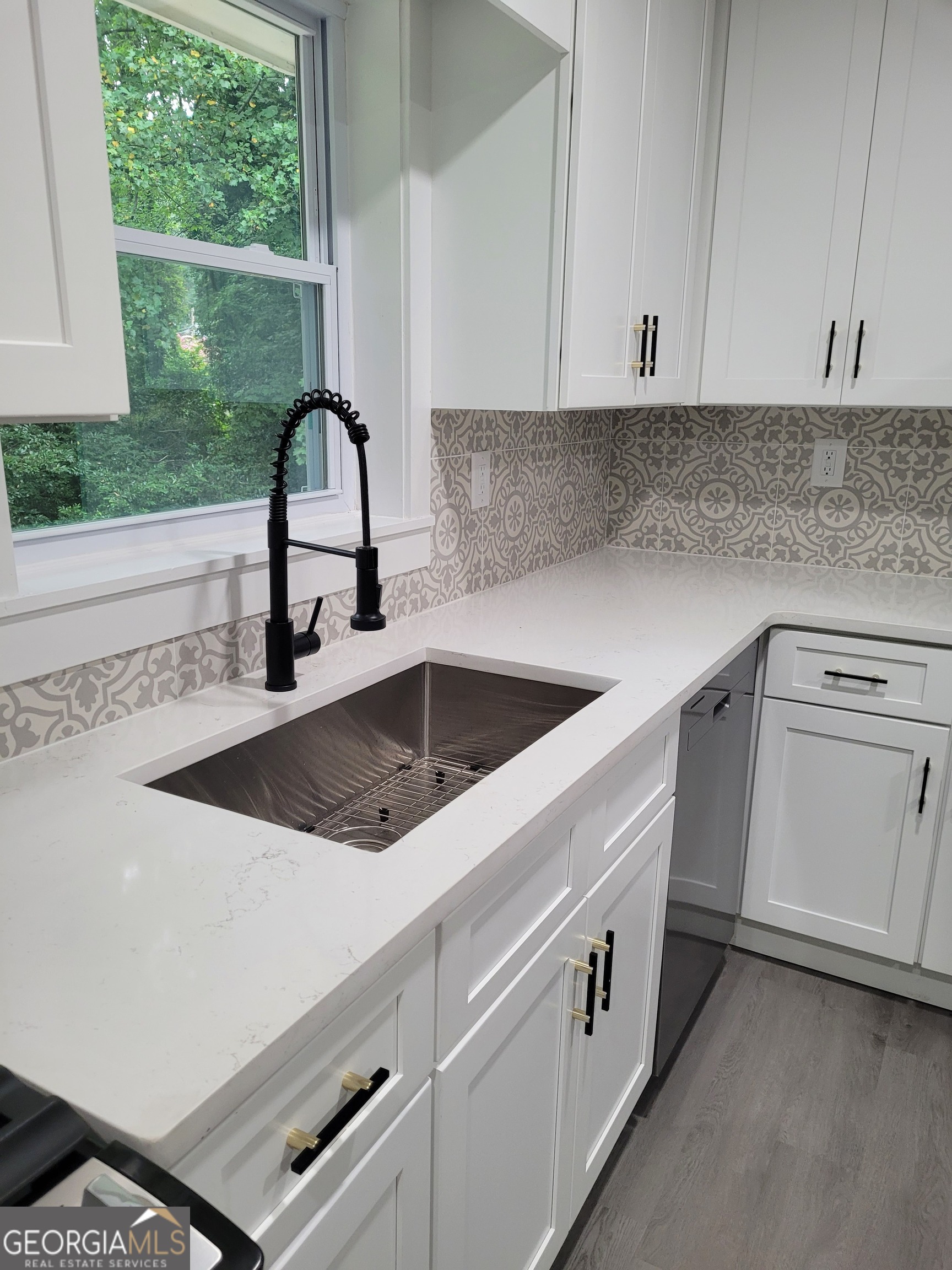 2926 Monterey Drive Property Photo 8