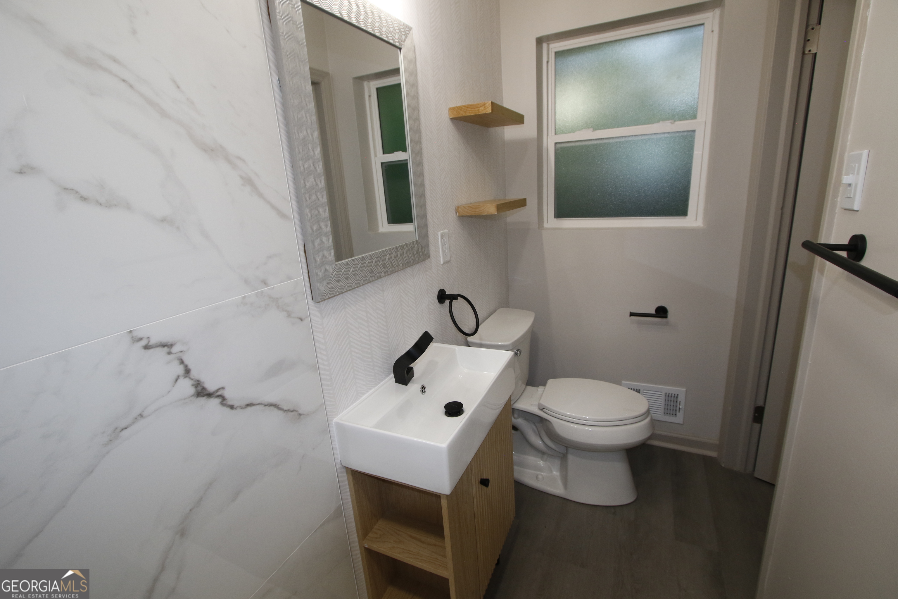 2926 Monterey Drive Property Photo 10