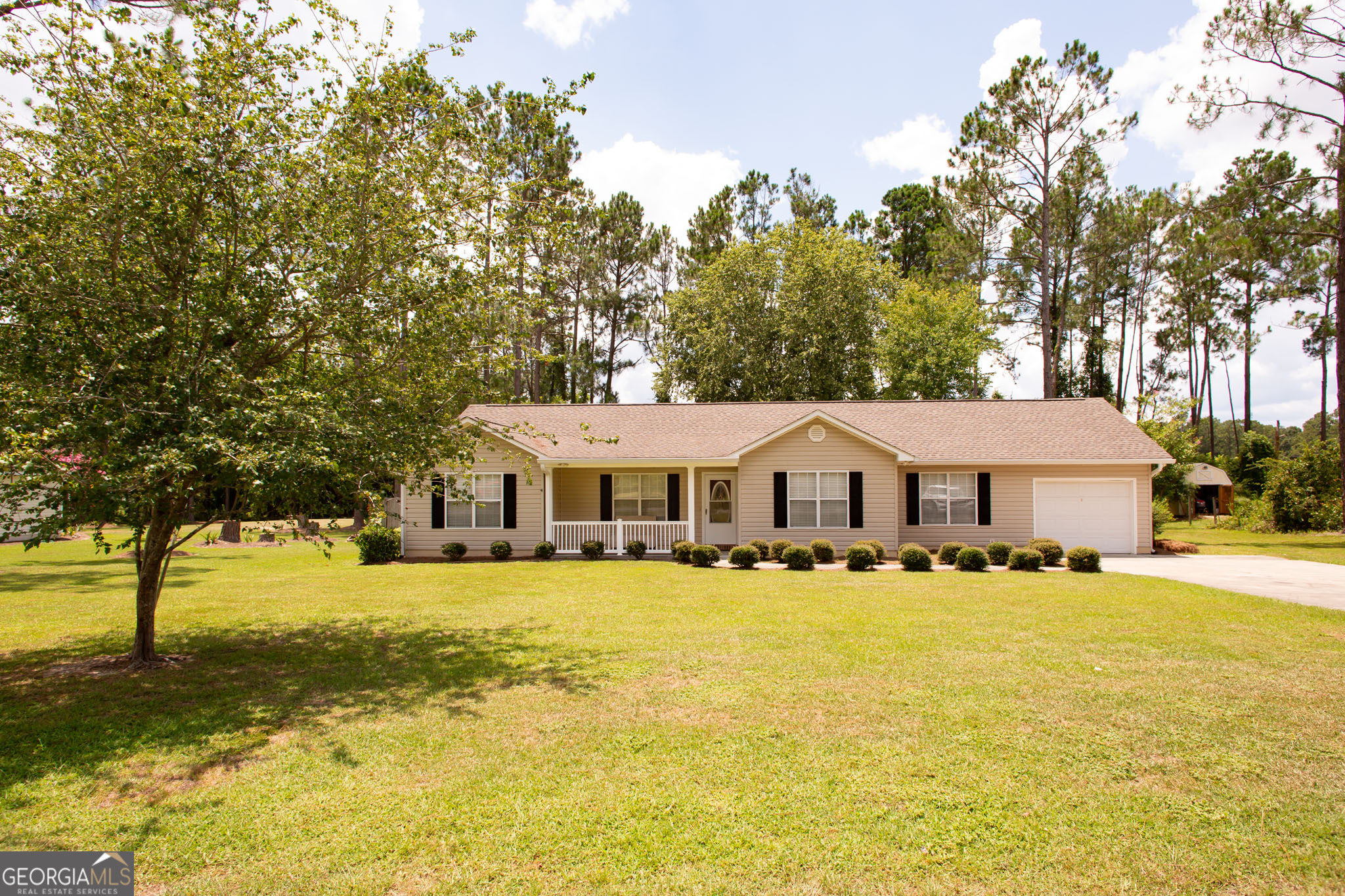 6619 Pine Ridge Circle Property Photo 1