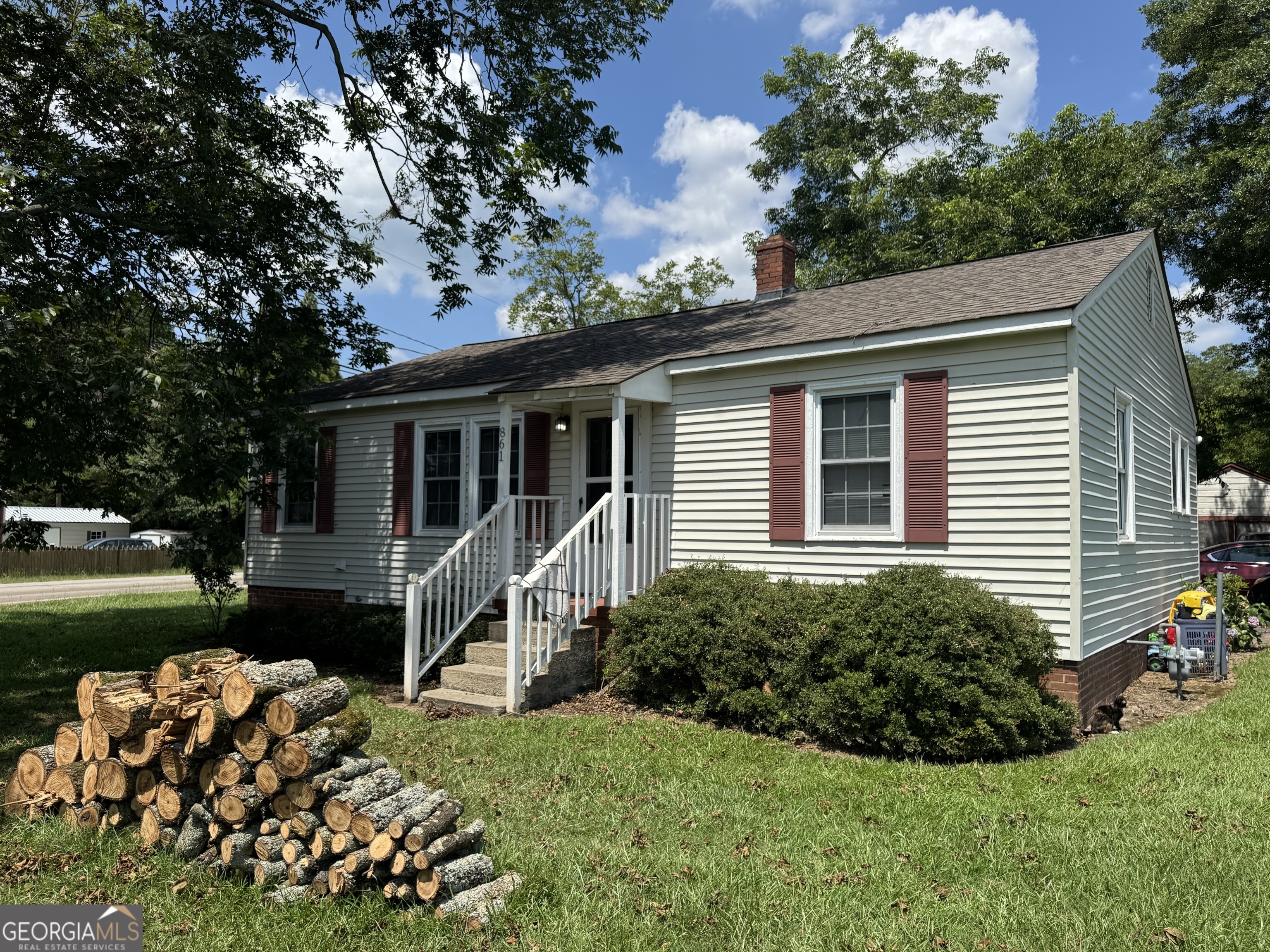861 Benson Street Property Photo 1