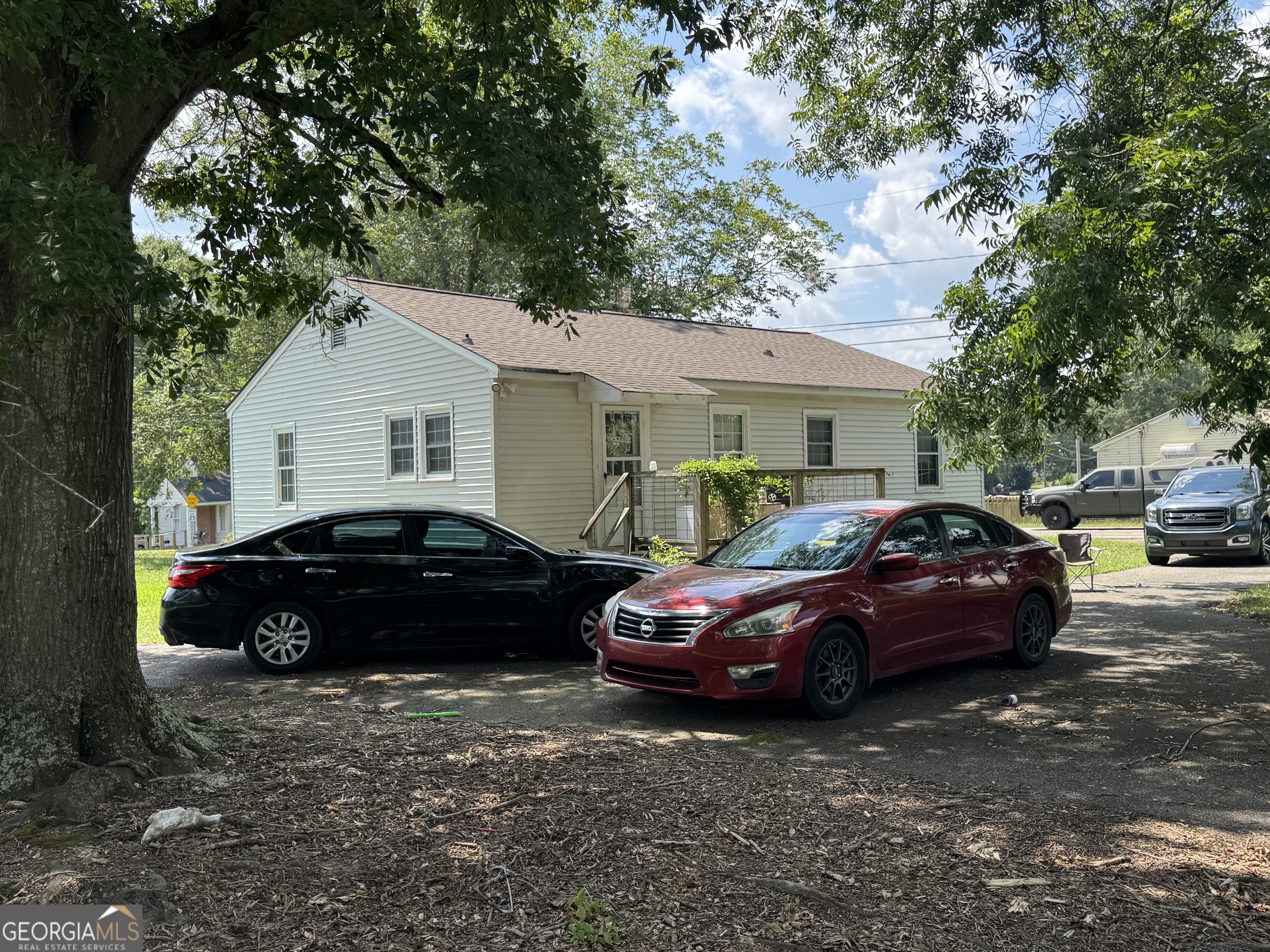 861 Benson Street Property Photo 2