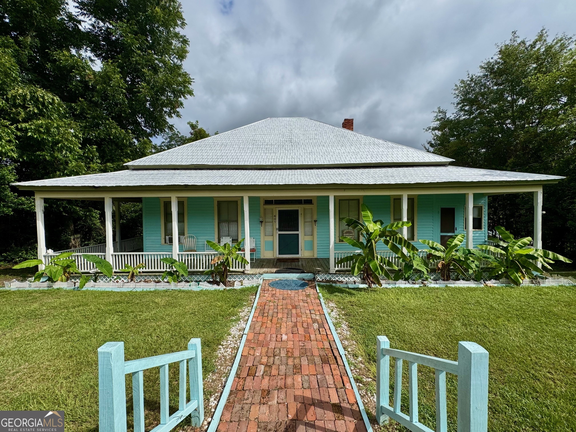 401 E Ogeechee Street Property Photo 1
