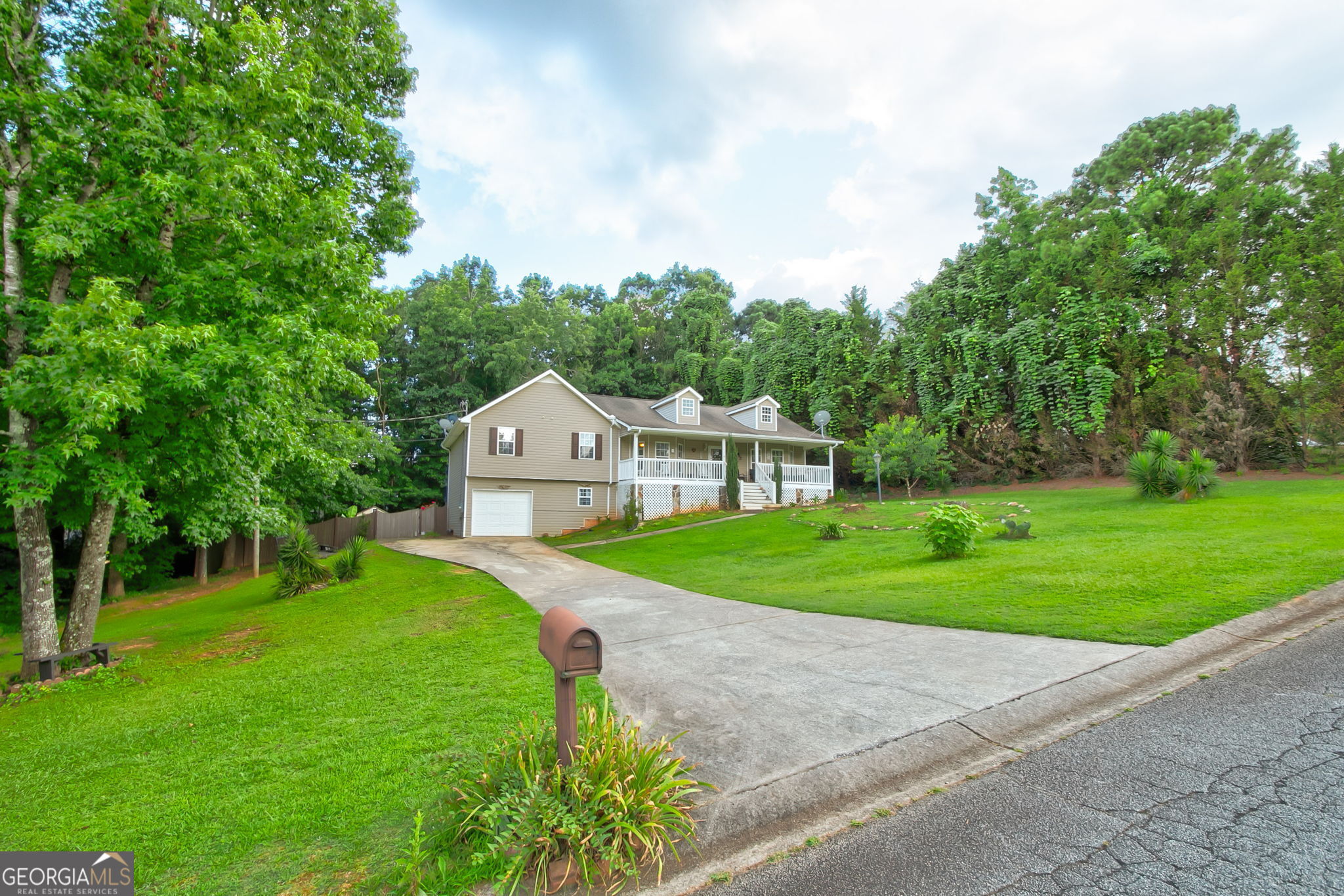 1137 Eagles Nest Circle