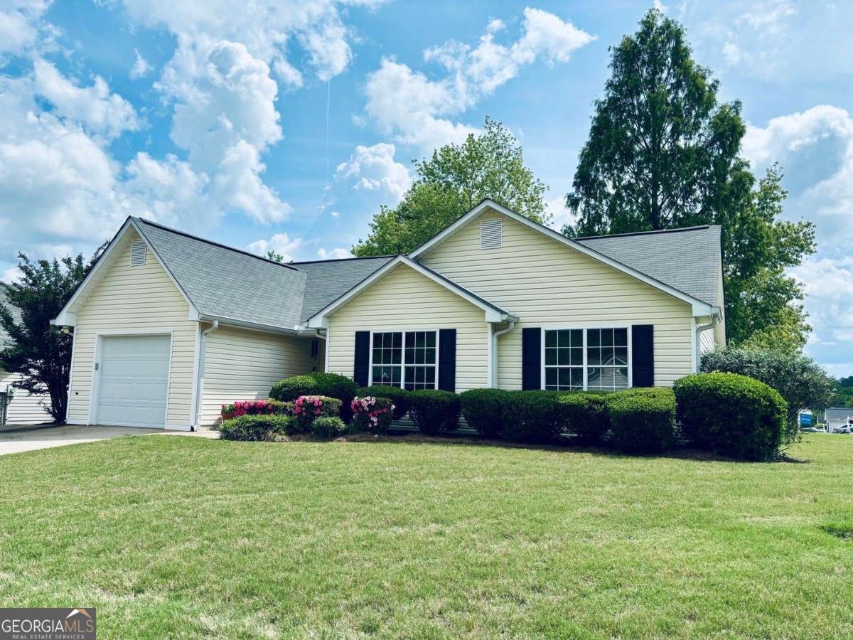 486 Village Circle Property Photo 1