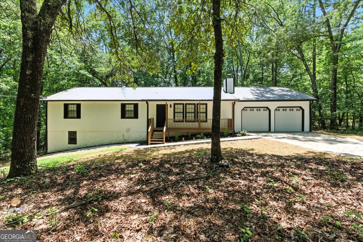 4090 E Chapel Hill Road Property Photo 1