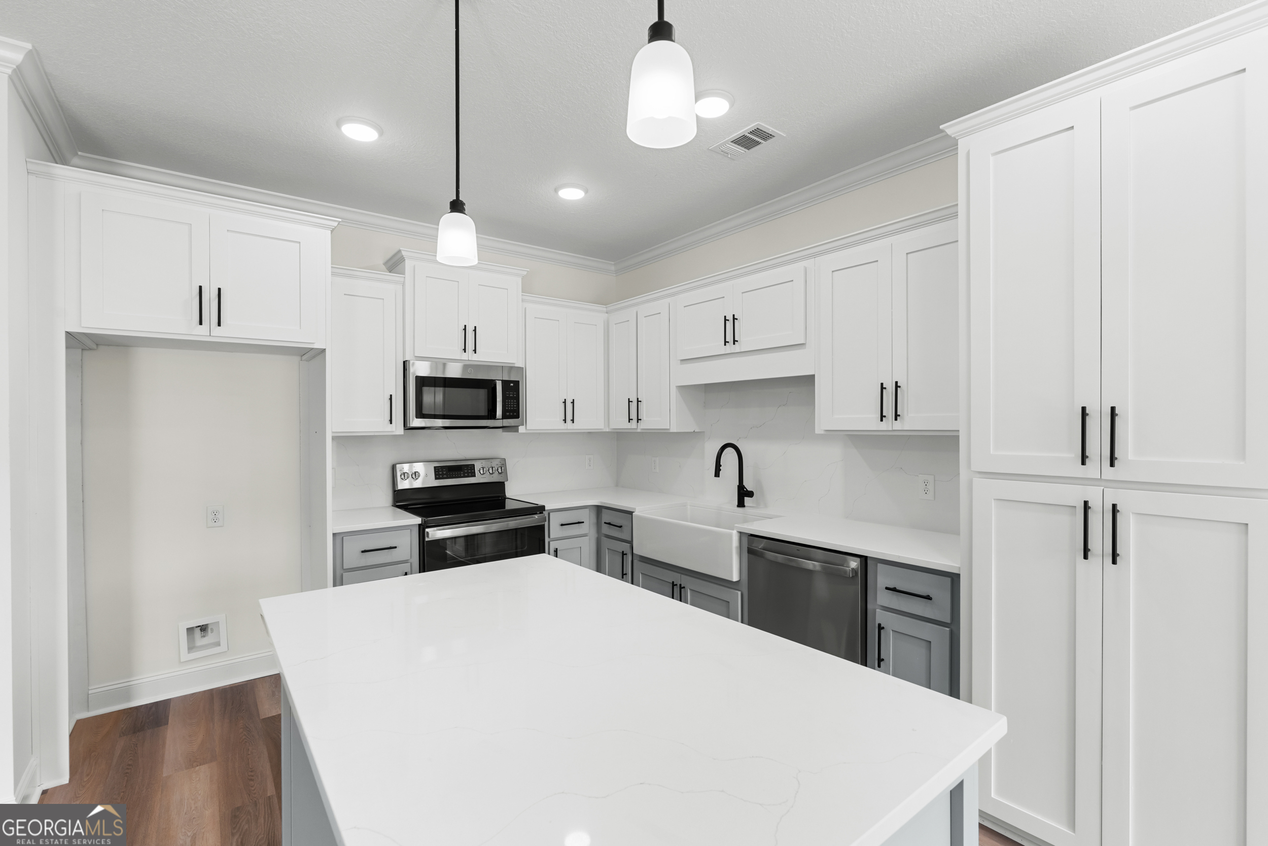102 Jack Kennedy Road Property Photo 13
